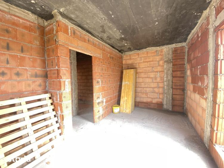 Casă cu 5 camere cu Teren 300 Mp în Săcălaz