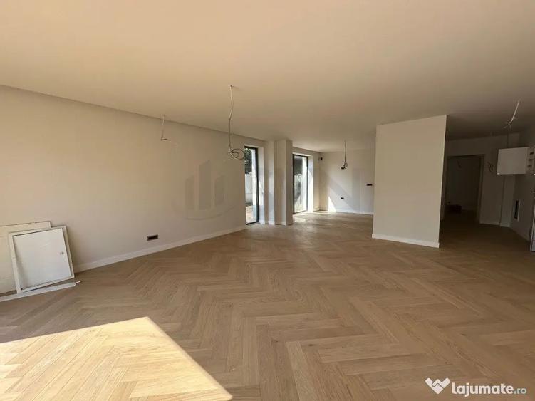 Apartament cu 4 camere decomandat în Iancu Nicolae
