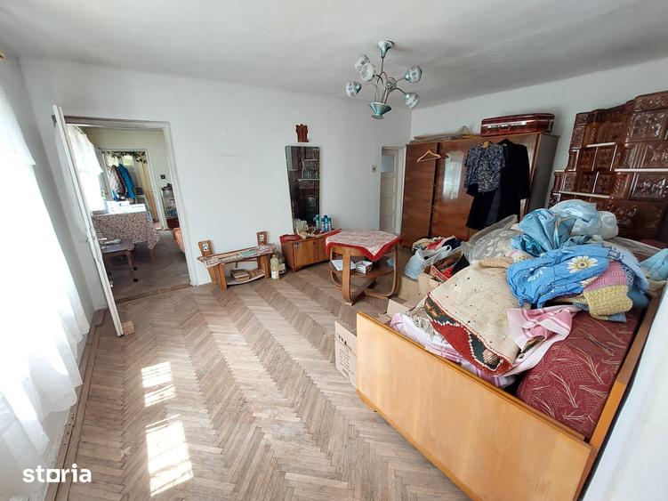 Casă cu 4 camere cu Teren 2690 Mp în Șotânga