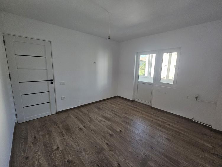 Apartament cu 3 camere decomandat în Iosia