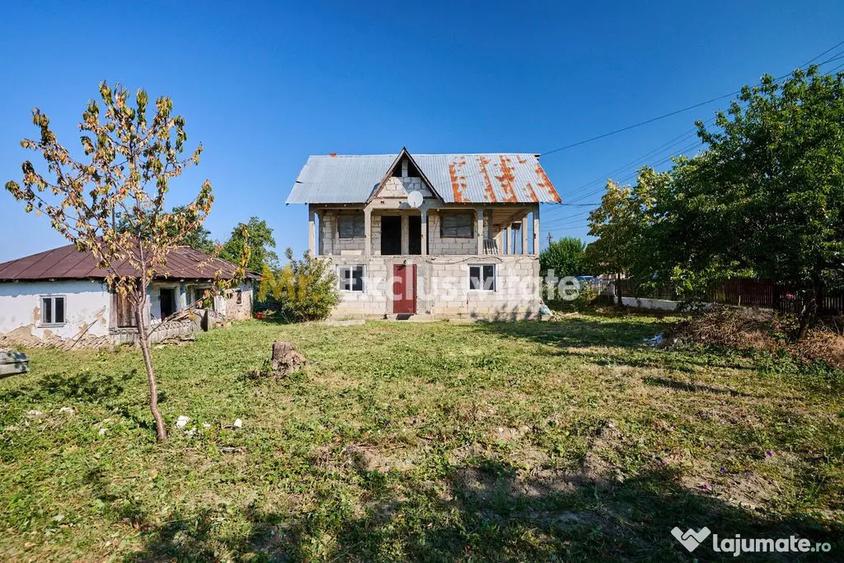 Casă cu 4 camere cu Teren 3105 Mp în Uda