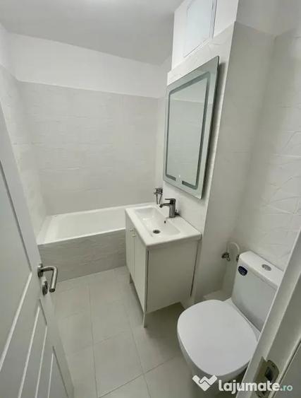 Apartament cu 2 camere decomandat în Victoriei