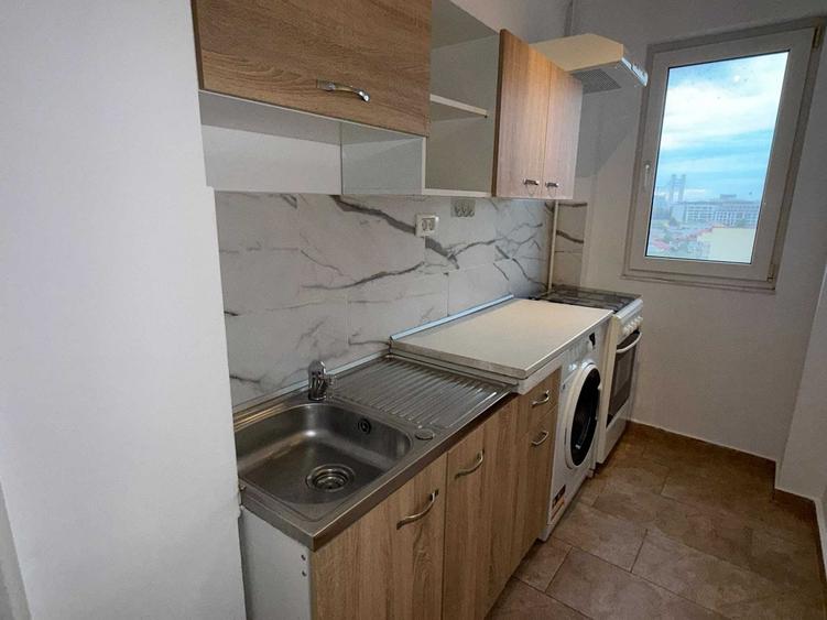Apartament cu 2 camere decomandat în Victoriei