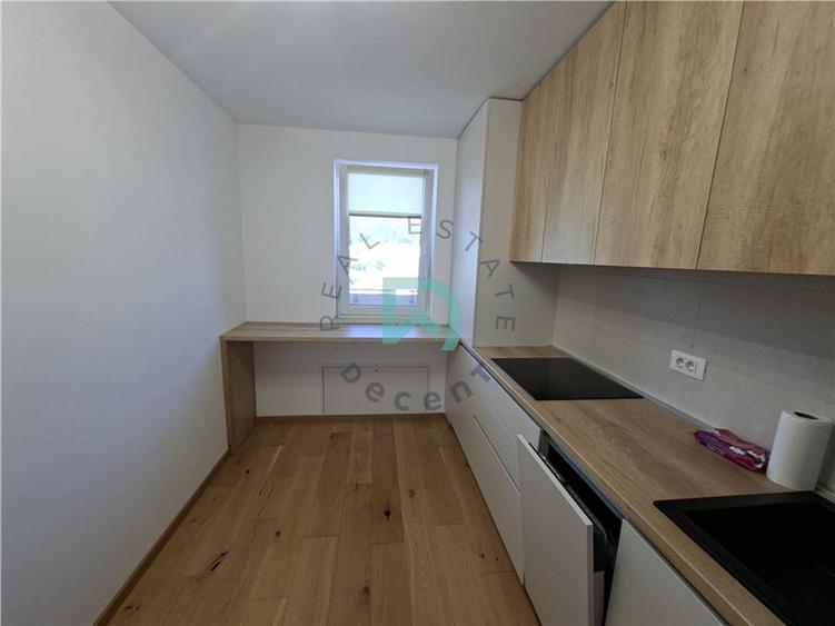 Apartament cu 3 camere decomandat în Astra