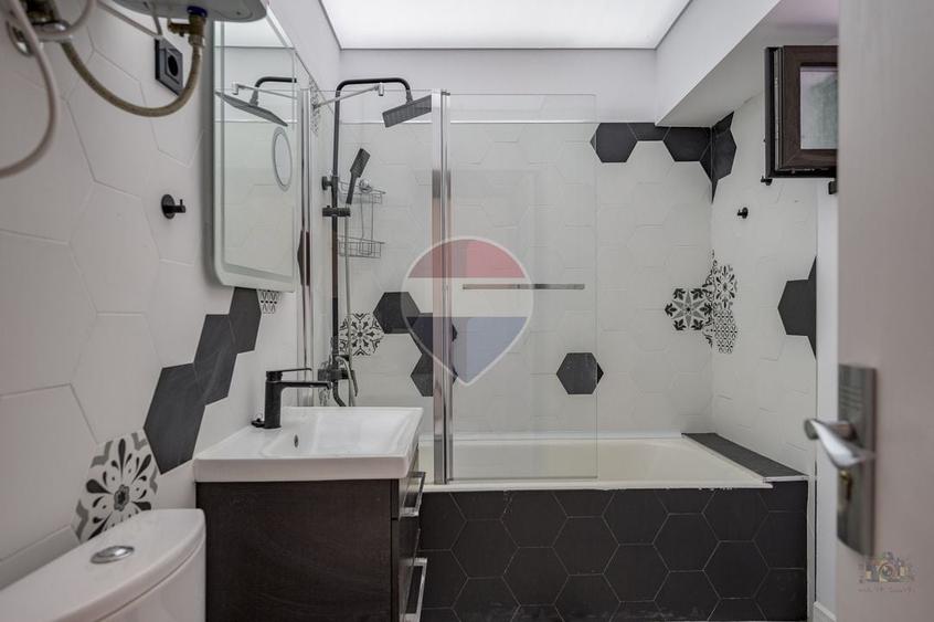 Apartament cu 4 camere decomandat în P-ța Unirii