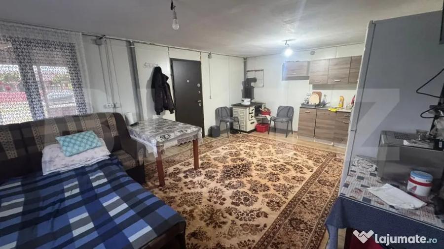 Casă cu 3 camere cu Teren 2330 Mp în Mărișel