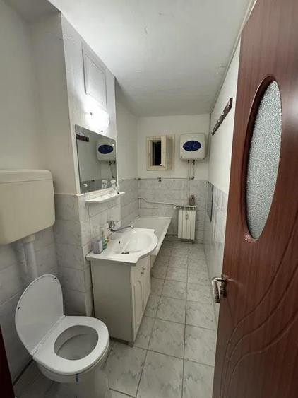 Apartament cu 2 camere decomandat, mobilat în Nicolina