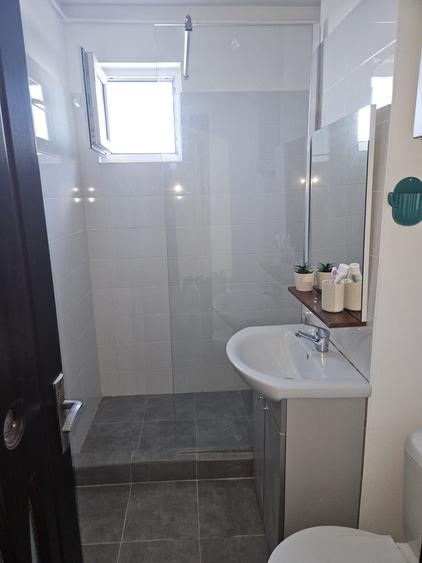 Proprietar, vand apartament cu 2 camere, semidecomandat, situat pe Calea Giulesti, in primul bloc de langa Stadionul Rapid. - 6
