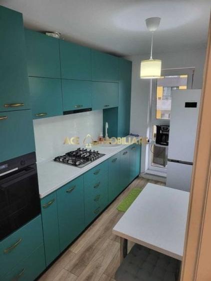 Apartament cu 2 camere decomandat, mobilat în Costin Georgian