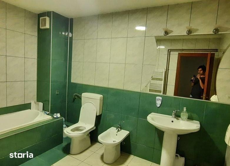 Casă cu 7 camere cu Teren 200 Mp în Gara de Nord