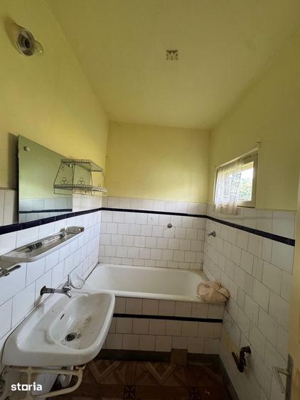 Casă cu 4 camere cu Teren 2224 Mp în Aluniș