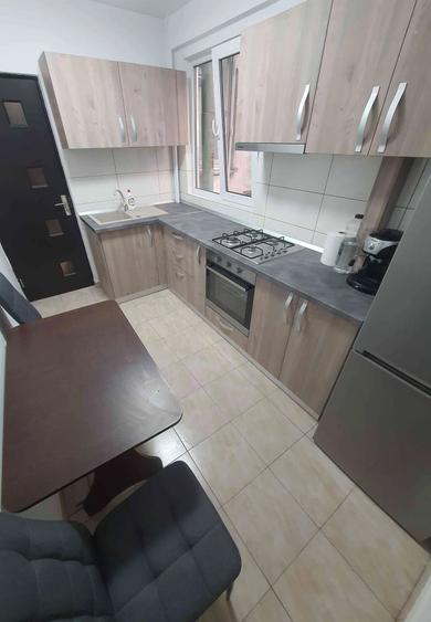 Apartament cu 2 camere decomandat în Eroii Revoluției
