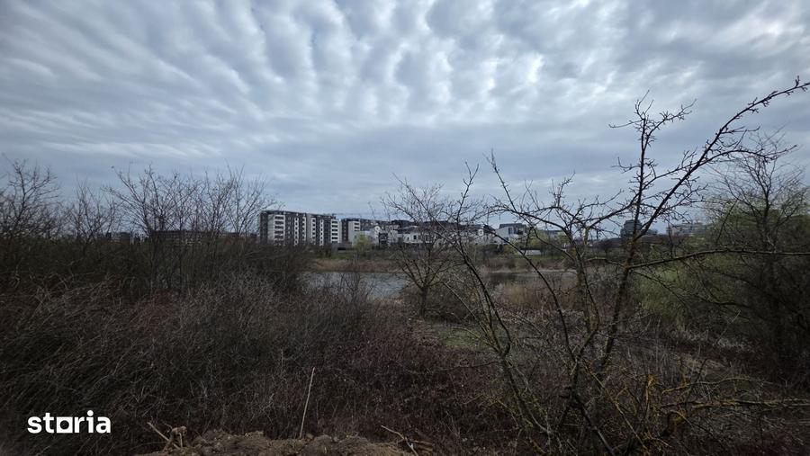 Teren de 3000 mp, în Central