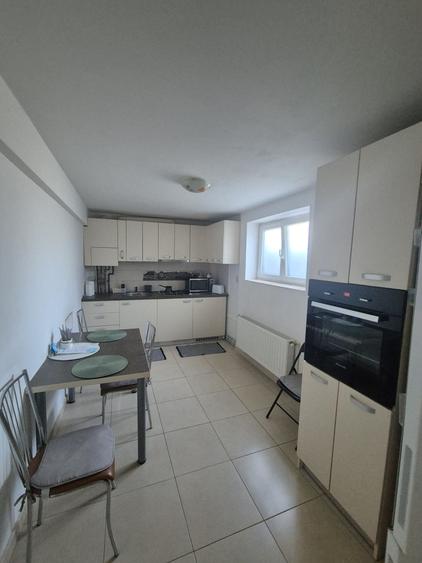 Apartament cu 3 camere decomandat în Dosu Bricii