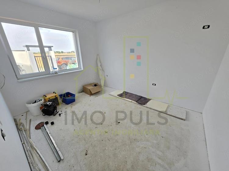 Casă cu 7 camere cu Teren 310 Mp în Moșnița Veche