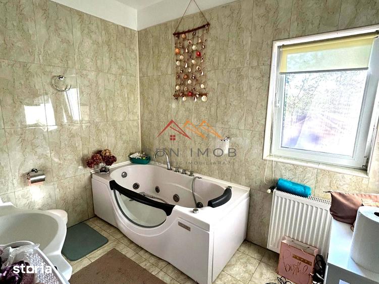 Casă cu 4 camere cu Teren 960 Mp în Bănești
