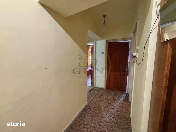 Apartament cu 3 camere decomandat în Brazda lui Novac