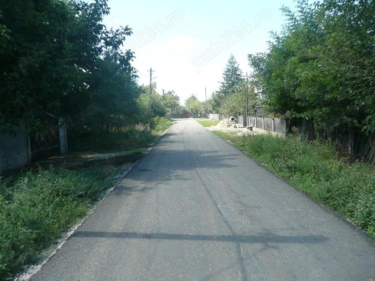 Casă cu 6 camere cu Teren 3200 Mp în Toporu