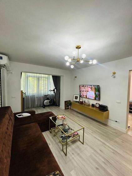 Apartament cu 2 camere semidecomandat, mobilat în Sud