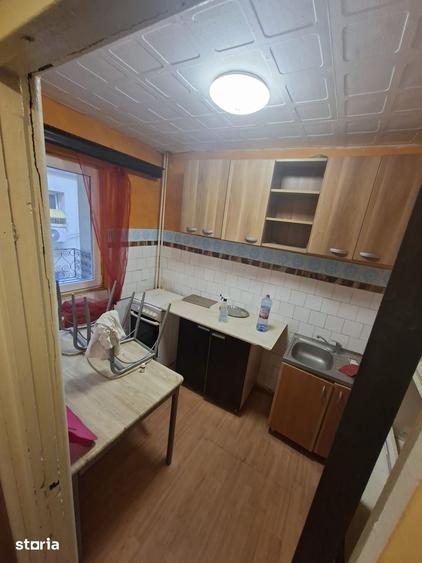 Apartament cu 3 camere decomandat în Ghencea