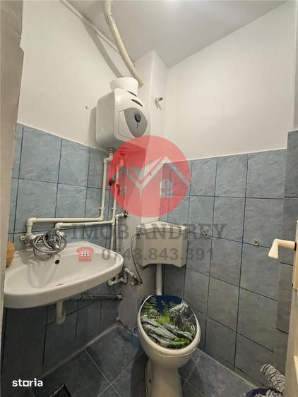 Garsonieră în Vest