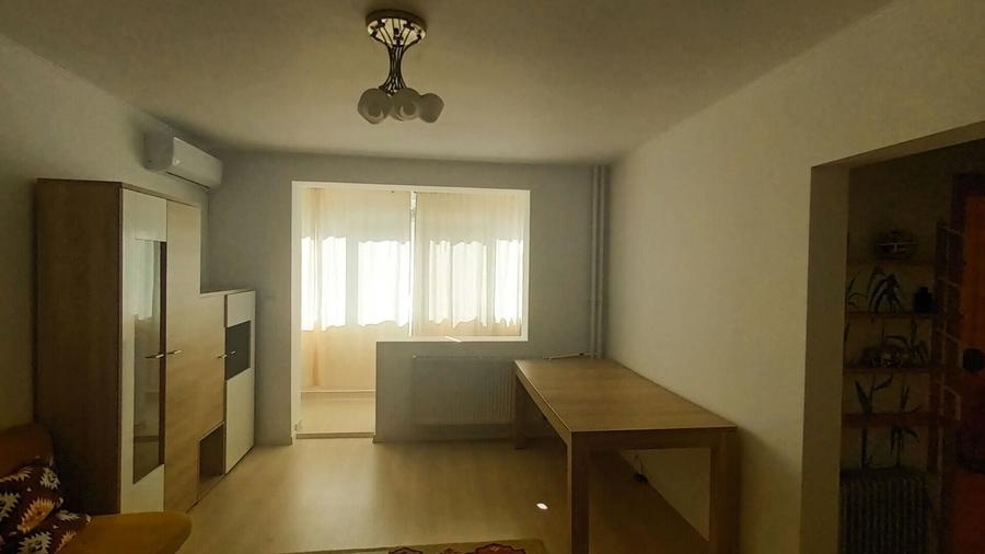 Apartament cu 2 camere semidecomandat, mobilat în Liviu Rebreanu