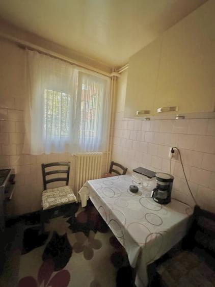 Apartament cu 3 camere decomandat în Titan