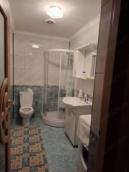 Apartament cu 3 camere semidecomandat în P-ța Maria