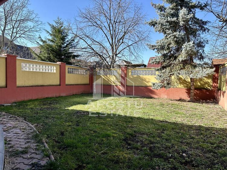Casă cu 5 camere cu Teren 283 Mp în Aradului