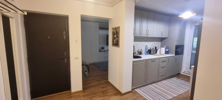 Apartament cu 3 camere decomandat în Mărgeanului