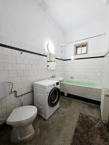 Casă cu 3 camere cu Teren 500 Mp în Central