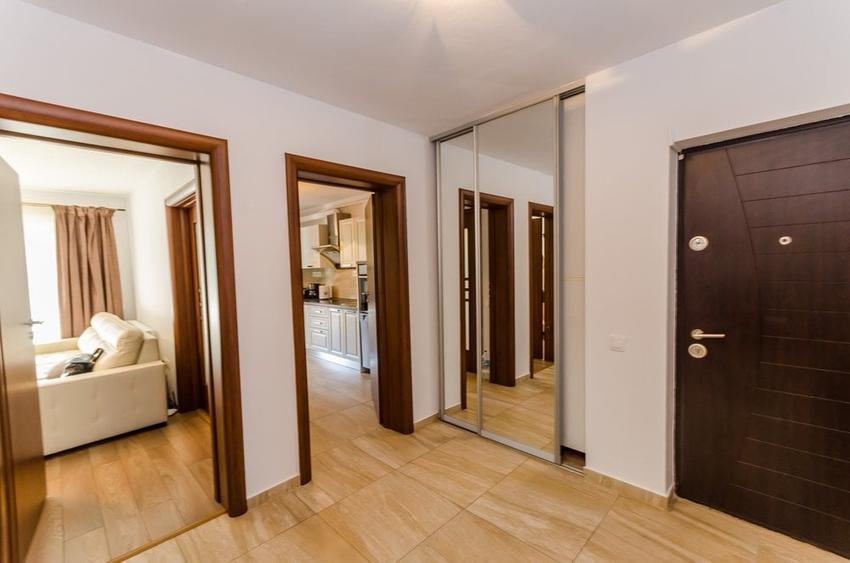Apartament cu 3 camere decomandat, mobilat în Șelimbăr