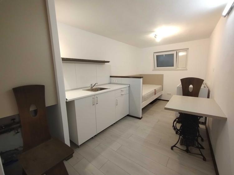 Proprietar, Garsoniera cu baie proprie, ultracentral, la casa - 1