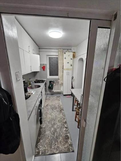 Apartament cu 3 camere decomandat în Mircea cel Bătrân