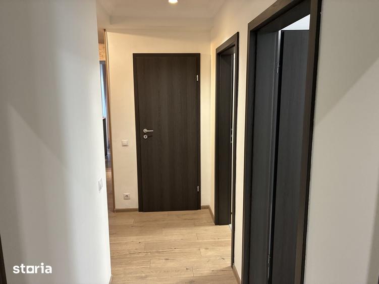 Apartament cu 4 camere decomandat în Drumul Taberei