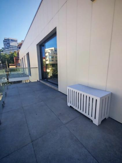 Apartament cu 3 camere semidecomandat în Gruia