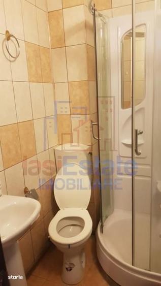 Apartament cu 3 camere decomandat în Nicolina