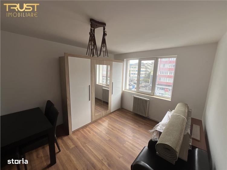 Apartament cu 3 camere decomandat în Decebal