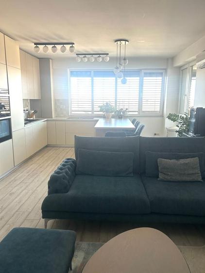 Penthouse cu 3 camere semidecomandat în Giroc