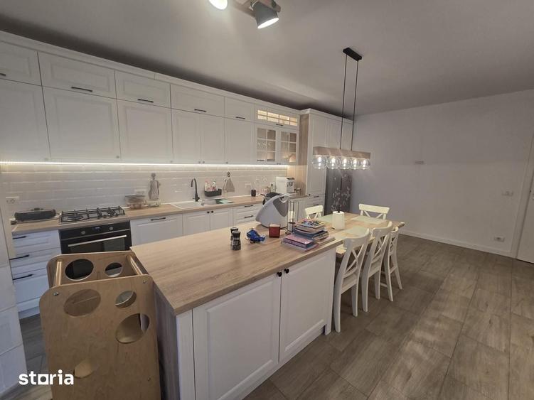Casă cu 4 camere cu Teren 1239 Mp în Cetate