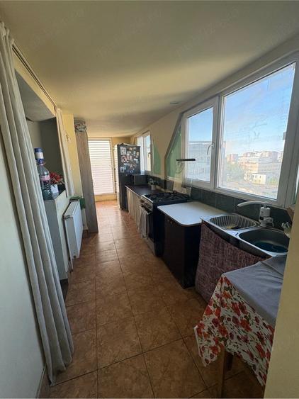 Apartament cu 3 camere decomandat în Rogerius