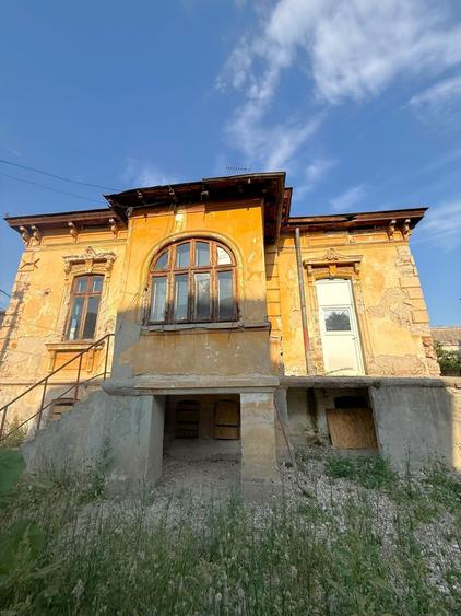 Casă cu 5 camere cu Teren 400 Mp în Unirii