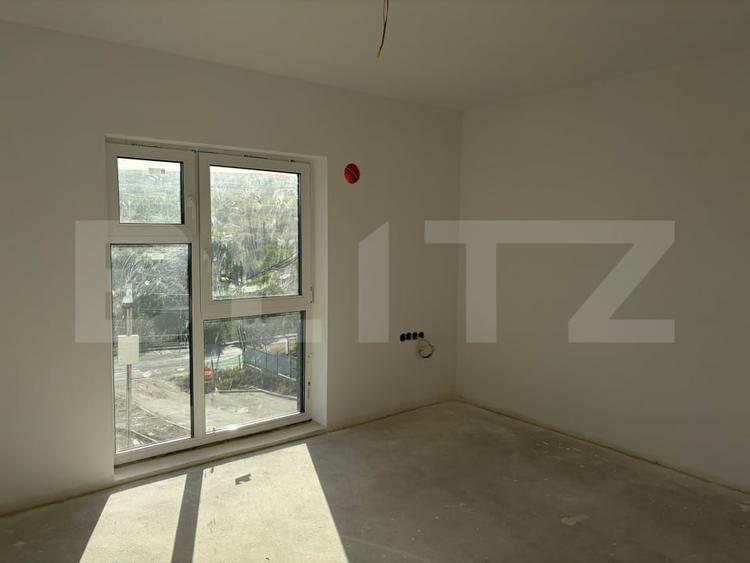Apartament cu 3 camere semidecomandat în Iris