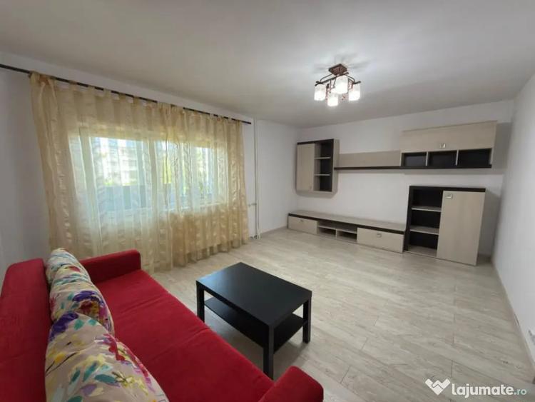 Apartament cu 3 camere semidecomandat în Mărășești