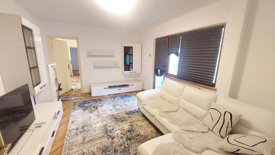 Apartament cu 3 camere semidecomandat, mobilat în Gheorgheni