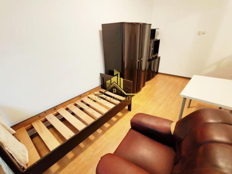 Apartament cu 3 camere decomandat, mobilat în Central
