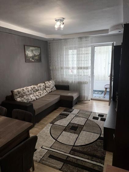 Apartament cu 2 camere nedecomandat în 9 Mai