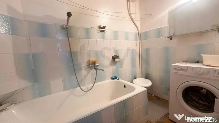 Casă cu 4 camere cu Teren 424 Mp în Polonă