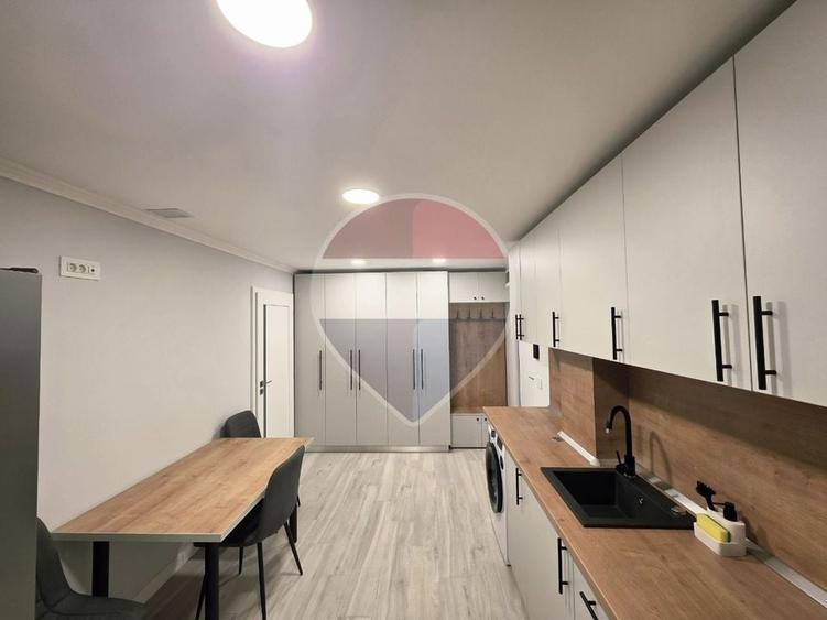 Apartament cu 2 camere semidecomandat, mobilat în Micălaca