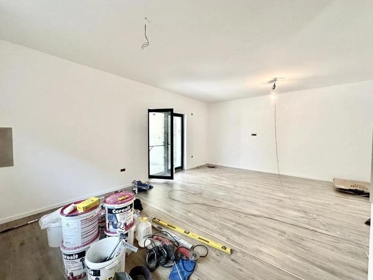 Casă cu 3 camere cu Teren 332 Mp în Albina